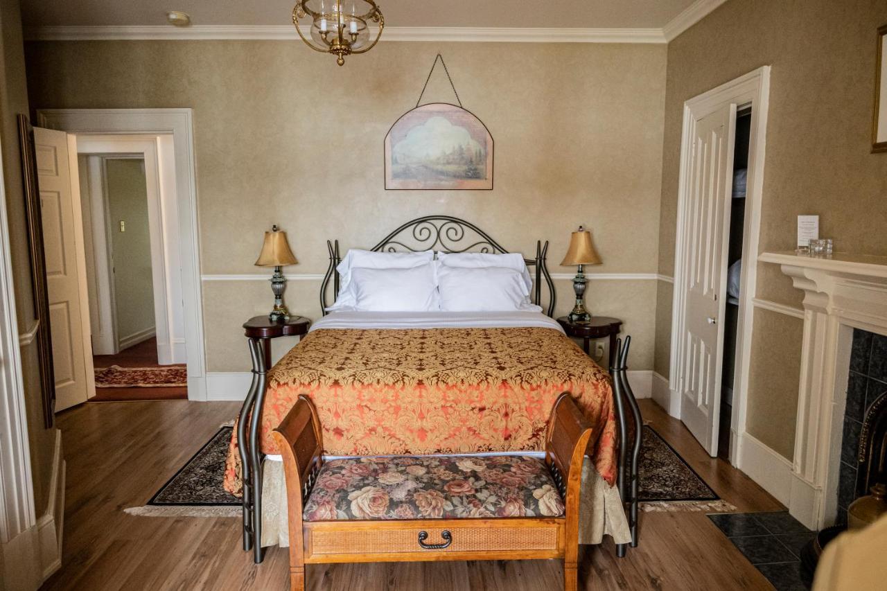 Belle View Manor Inn Harbour Grace Exterior foto